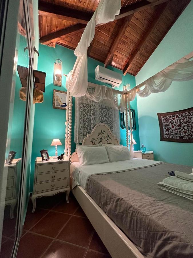Saronic Seafront Villa Salamís Eksteriør billede