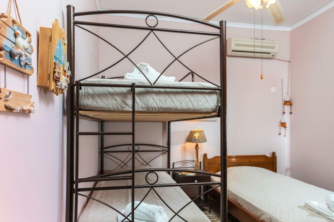 Saronic Seafront Villa Salamís Eksteriør billede